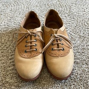 Sperry women’s lace up shoe✨